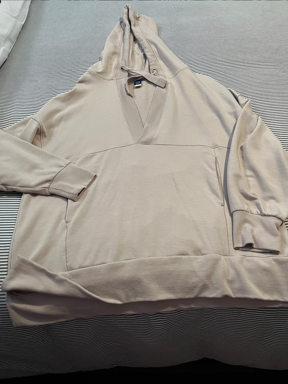 Hoodie  3/4 sleeve w/front pocket